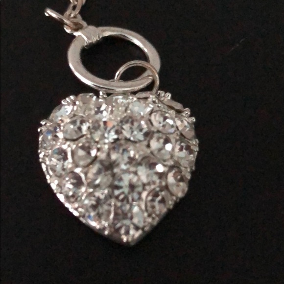 RHINESTONE HEART NWOT IN SILVERTONE CHAIN BRACELET - Picture 10 of 10